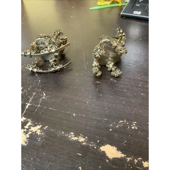 Vintage Tramp Art Filigree Metal Dollhouse Rocking & Straight Leg Chairs & Table - Picture 6 of 12